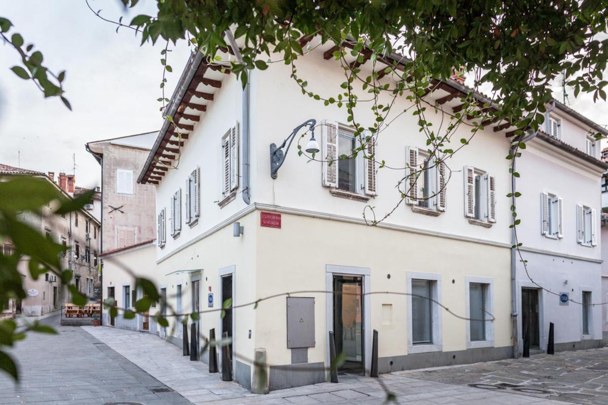 Apartment Evita In The Old Center Of Sunny Koper Luaran gambar