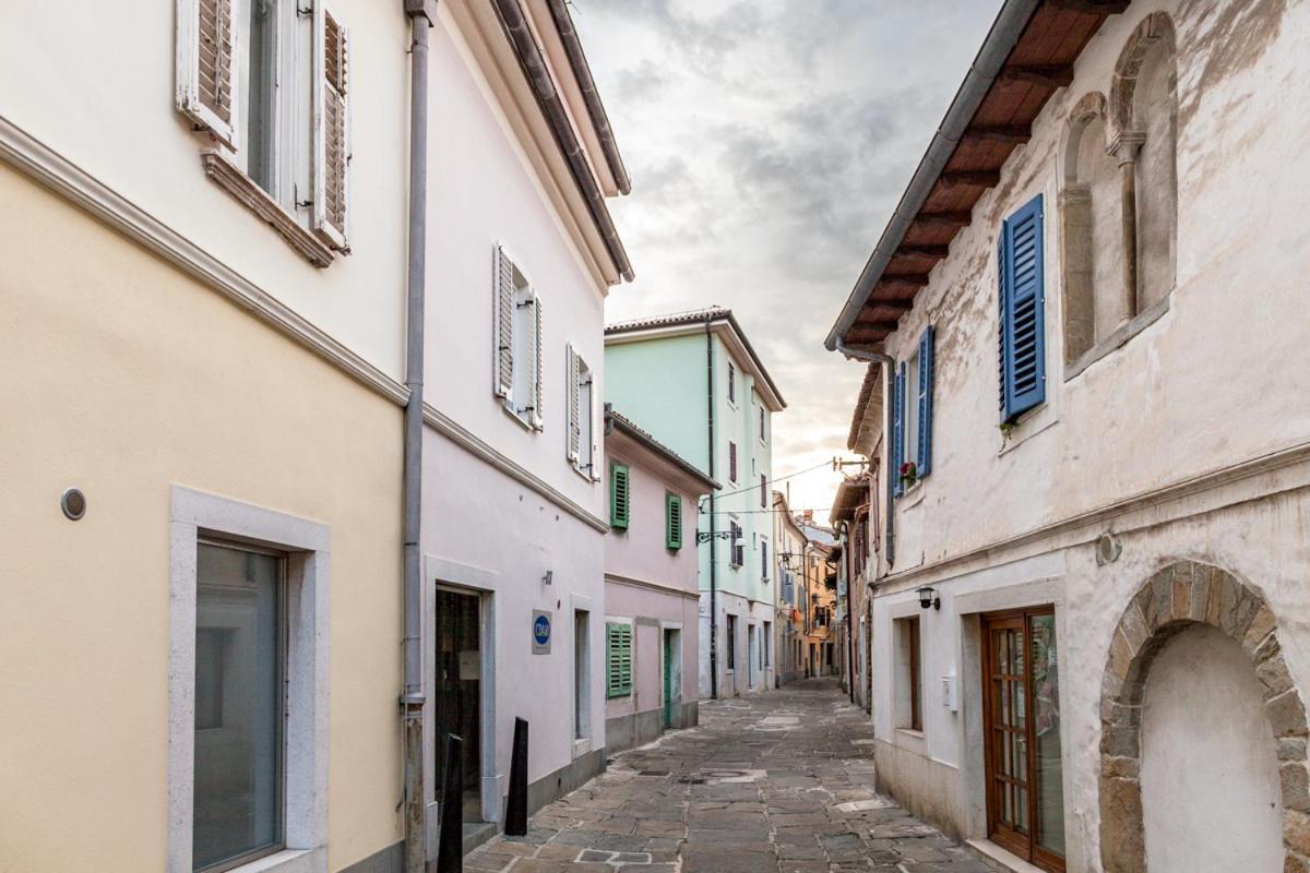 Apartment Evita In The Old Center Of Sunny Koper Luaran gambar