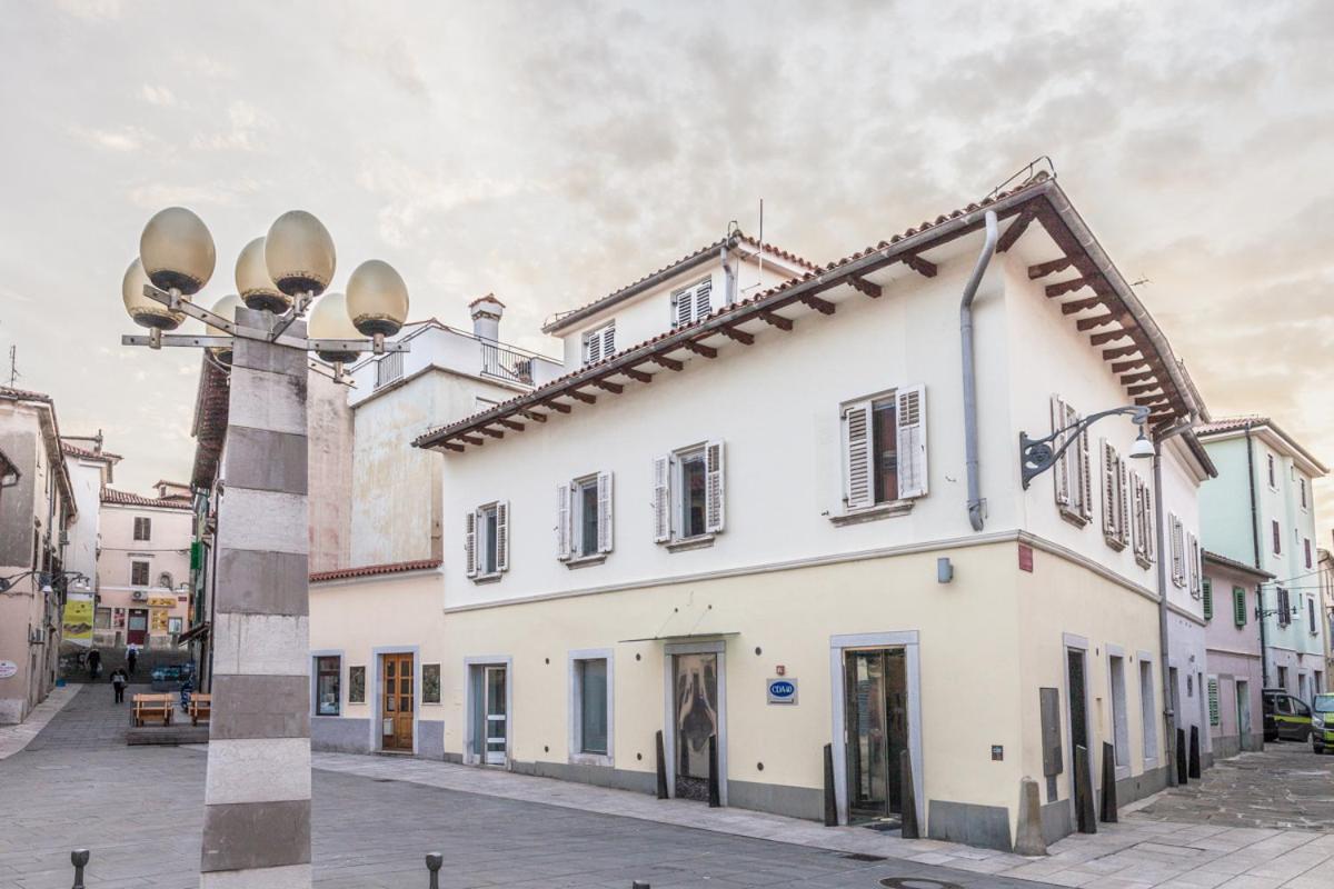 Apartment Evita In The Old Center Of Sunny Koper Luaran gambar